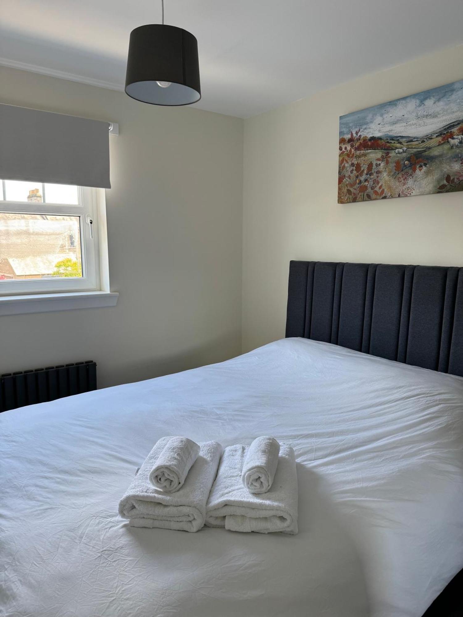 Modern 3 Bedroom Apartment In Markinch, Fife Kültér fotó